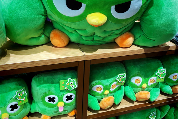 【MINISO】Duolingo デュオ ぬいぐるみマスコット コンプ6個セット 📚🦉 上海でDuolingo × MINISOのポップアップストア開催 | Trip.com 上海