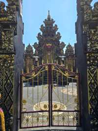 Charming Hotel with Authentic Balinese Atmosphere