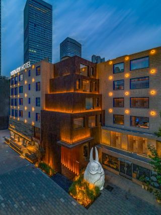 A new gem in Changsha's historic streets—experience trendy living in hidden comfort!