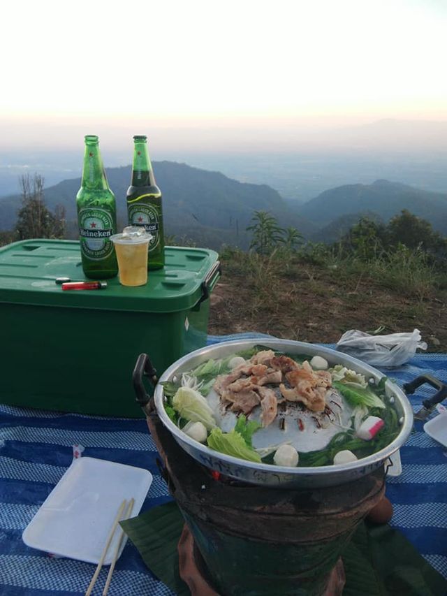 หมูกระทะ ณ ลานกางเต็นท์ม่อนสน (ดอยอ่างขาง)