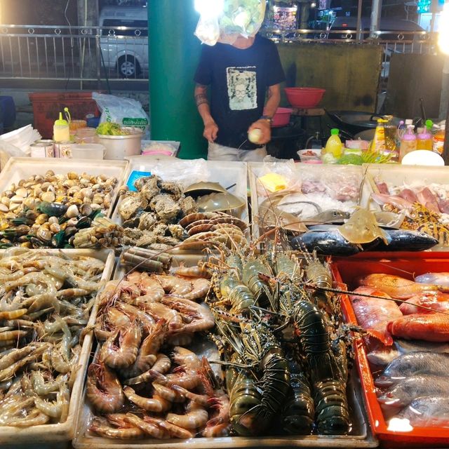 ตลาดสดบ้านส้าน อาหารถูกและอร่อย