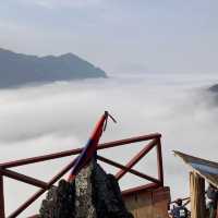 ノーンキャウの朝、登山と絶景、雲海　Sleeping Lady Peak View-Point