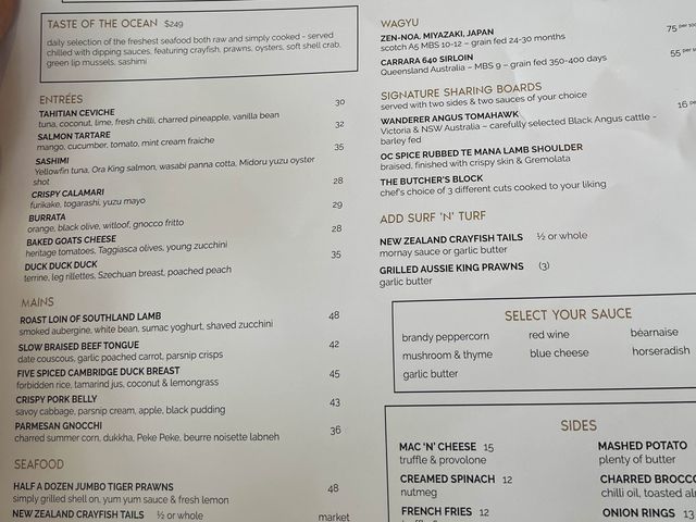 奧克蘭餐廳排名Oyster and Chop，就在港口旁邊，可以邊吃海鮮邊看風景唷