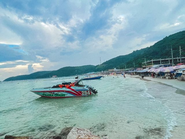 เกาะล้าน หาดสวย น้ำใส ทะเลใกล้กรุงเทพ 🏖️