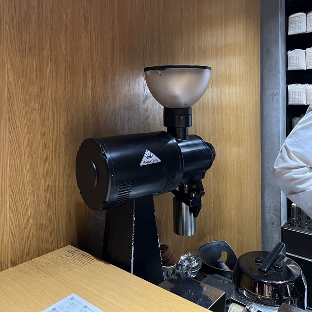바리스타가 직접 설명해주며 매일 다른 커피를 즐길 수 있는 스탠드 커피바, 마메야