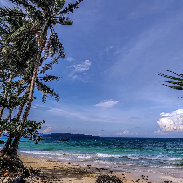 Empty beach at Diniwid!!