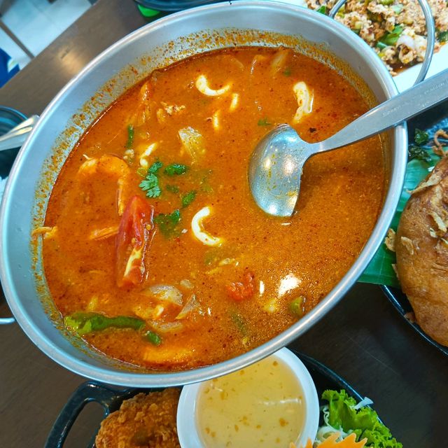 มาหาดใหญ่ต้องแวะ..บังเลาะห์ไก่ทอดเดชา