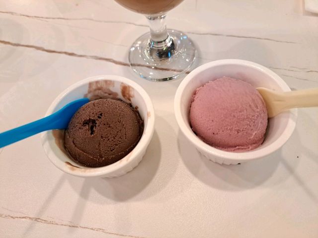 令人難忘別出心裁的裝潢❤️二訪櫛瓜咖啡😋