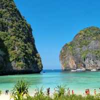 อ่าวมาหยา จังหวัดกระบี่