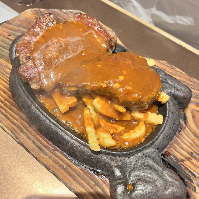 懷舊扒房金鳳大餐廳
