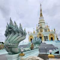 พระมหาเจดีย์วัดแสนสุข บางแสน จ.ชลบุรี