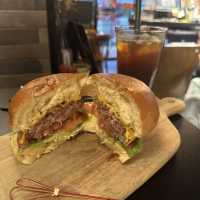 高CP值！銅鑼灣高質Burger小店