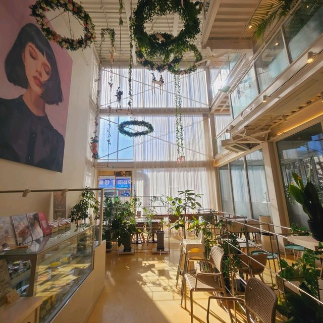 A nice and cozy cafe at Ulsan, Hueart cafe