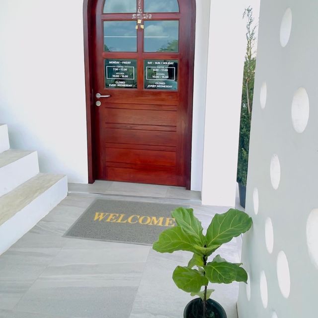 พาน้องๆ หนีแมวไปที่  "Begin Station coffee eatery"