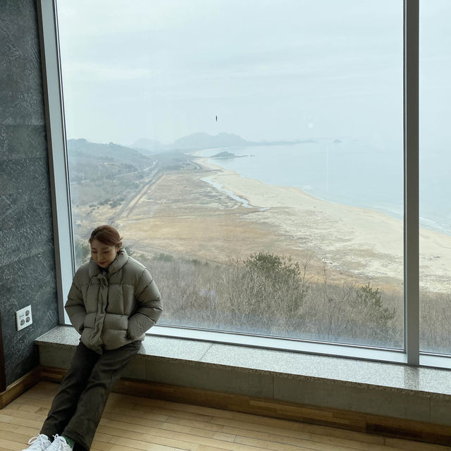 휴전선 넘어 금강산을 볼 수 있는 '고성통일전망타워'