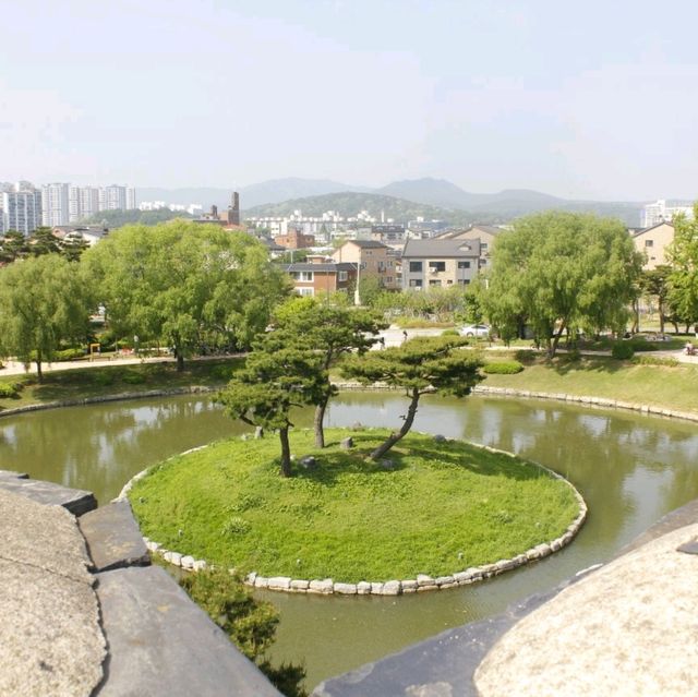 예쁜 옛 정자에서 피크닉!