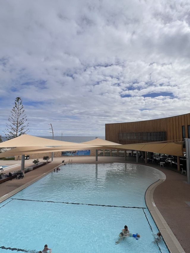 Stunning Coastal Oasis:Scarborough Beach Pool