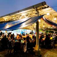 Yummy Seafood at Wonderland Food Store 