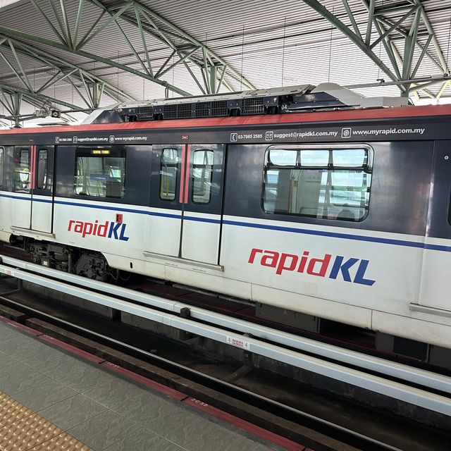 地鐵和火車原來這麼便利!🚞 🚇 地鐵和火車原來這麼便利!🚞 🚇
