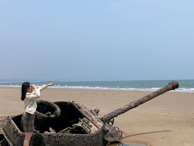 被時光遺落在海灘裡的歐厝戰車