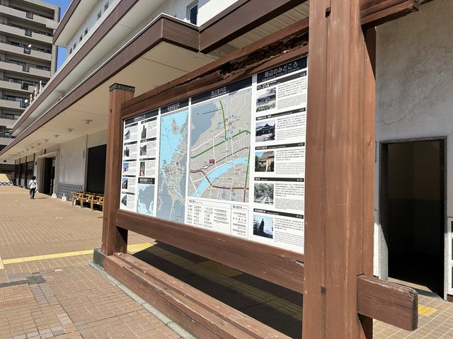 山口・萩。『幕末維新ゆかりの地』の看板あり『東萩駅』と観光にオススメ『スマイル貸自転車』