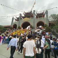 Chùa Ba Vàng - Quảng ninh - Việt Nam 