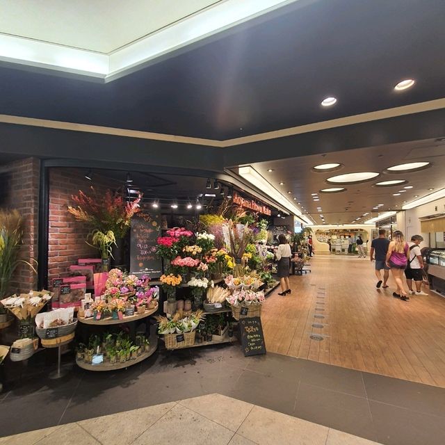 Fresh seasonal fruit store  Fresh seasonal fruit store
