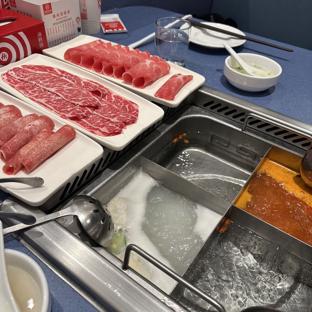 海底撈 享受美食也能體驗奢華服務 好吃好玩