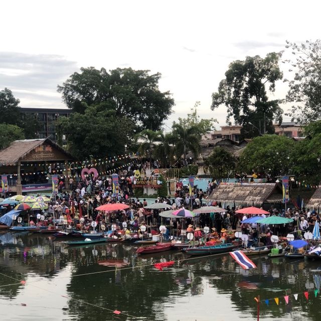 Floating Frenzy @ Khlong Hae Floating Market