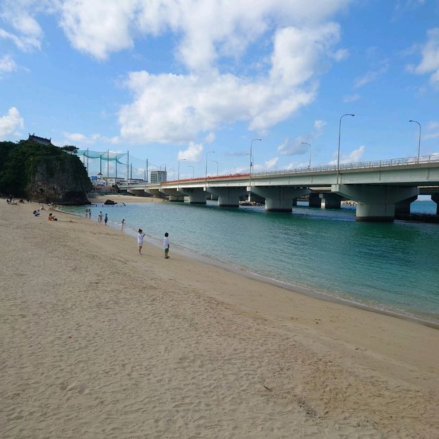 都市型ビーチは市民のオアシス　～　波の上ビーチ