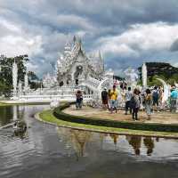 The Exquisite White Temple 