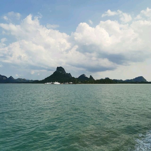 เรือเฟอร์รี่ข้ามเกาะสมุย