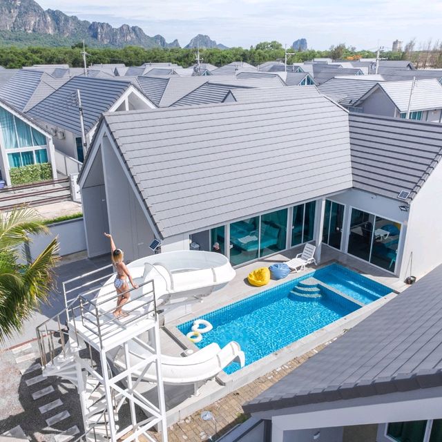 พาครอบครัวและชวนเพื่อนไปเที่ยวบ้านสวยที่ชะอำ