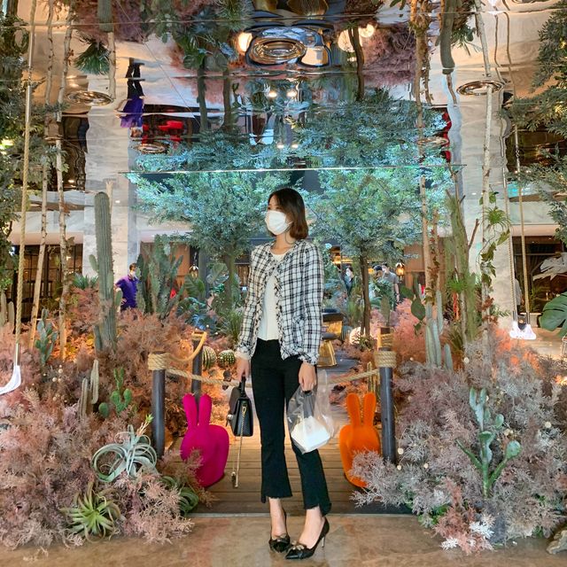 이색적인 수영장이 있는 감성호텔✨몬드리안 호텔 이태원