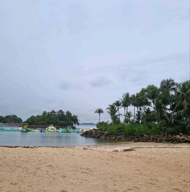 Chillax life at Palawan beach