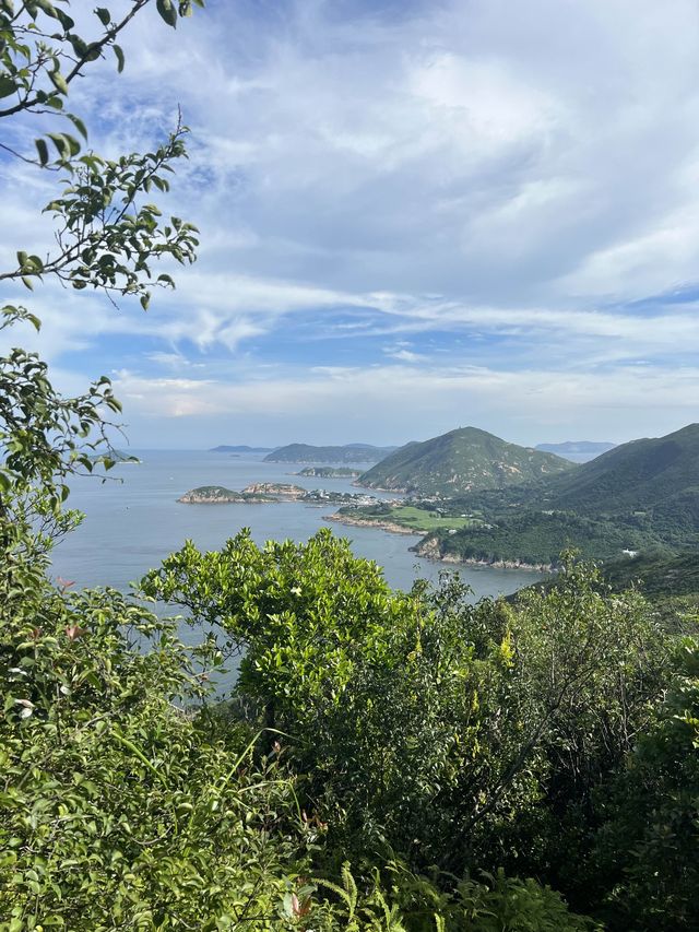 Summer Hiking to the beach (Big Wave Bay)
