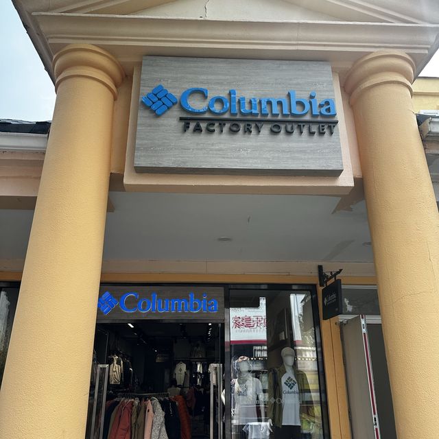 北京賽特奧萊購物中心（Outlet)