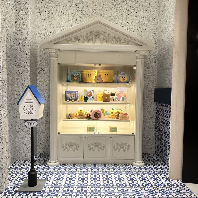 今次澳門遊訂咗葡京人酒店，主要係因為line friend 主題房，整體感覺唔錯，設備算完善；朋友訂既係另一個主題，景觀主要睇水喉管🤣🤣🤣 check in 唔算等太耐。