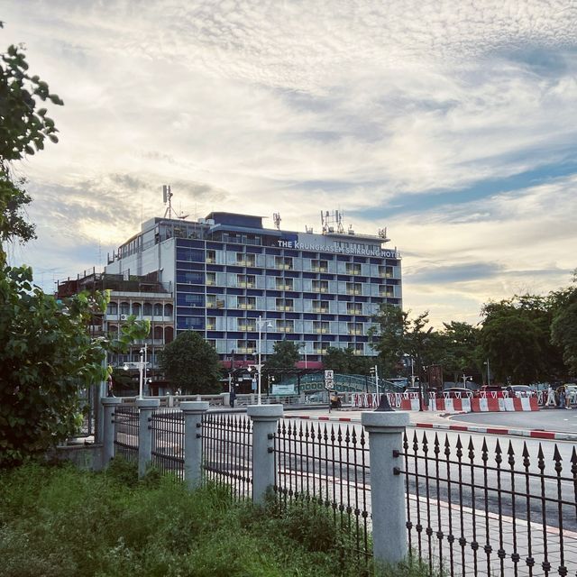 โรงแรมกรุงเกษมศรีกรุง🏨