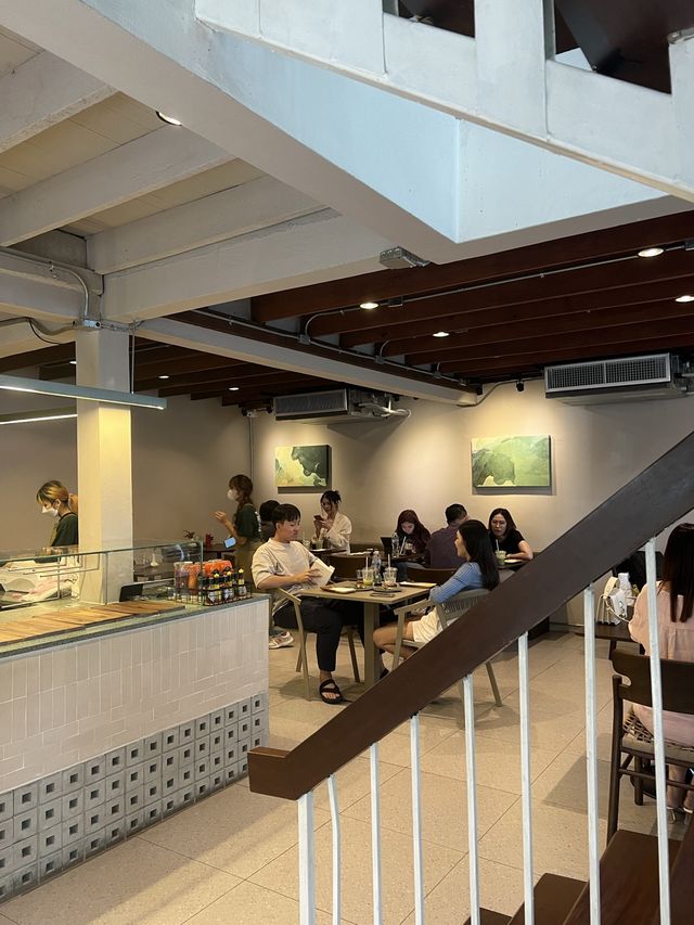 Bloom Dining คาเฟ่ขนมอร่อย ถ่ายรูปสวย ย่านพระราม 9
