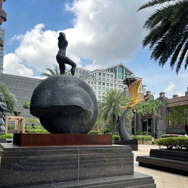 Art Pieces at Parkview Square