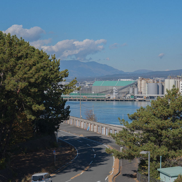 후지산과 바다를 한꺼번에 볼 수있는 후지시 Fuji dragon tower