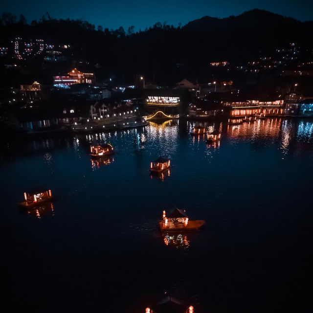 ลานกางเต็นท์ บนยอดเขา ที่บ้านรักไทย