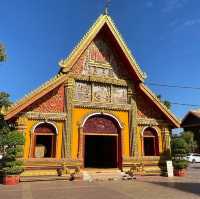 Sacred Splendor: Wat Si Muang