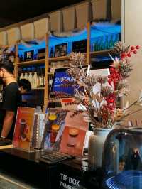 ร้านคาเฟ่ธีมคริสต์มาส กาแฟดี ในเมืองทองธานี