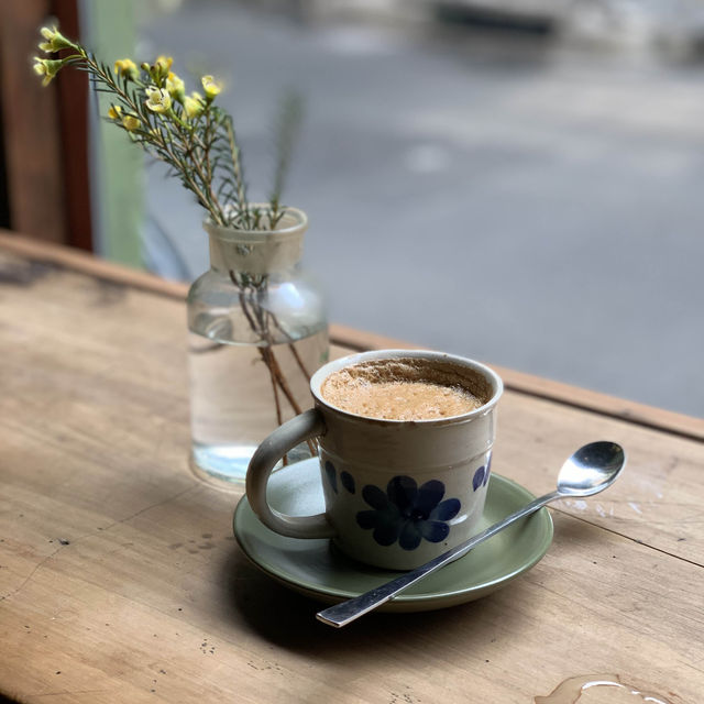 Cong Café คาเฟ่ตรงข้ามโบสถ์สีชมพู