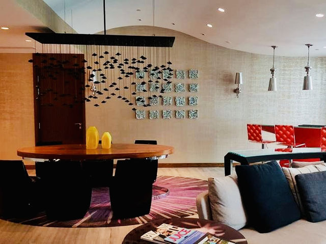 The WOW Suite with private pool 