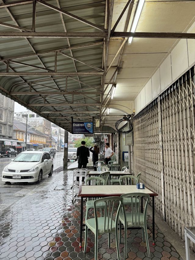 ร้านอาหารซีฟู้ดอร่อยๆที่ยะลาต้อง ร้านธาราซีฟู้ด