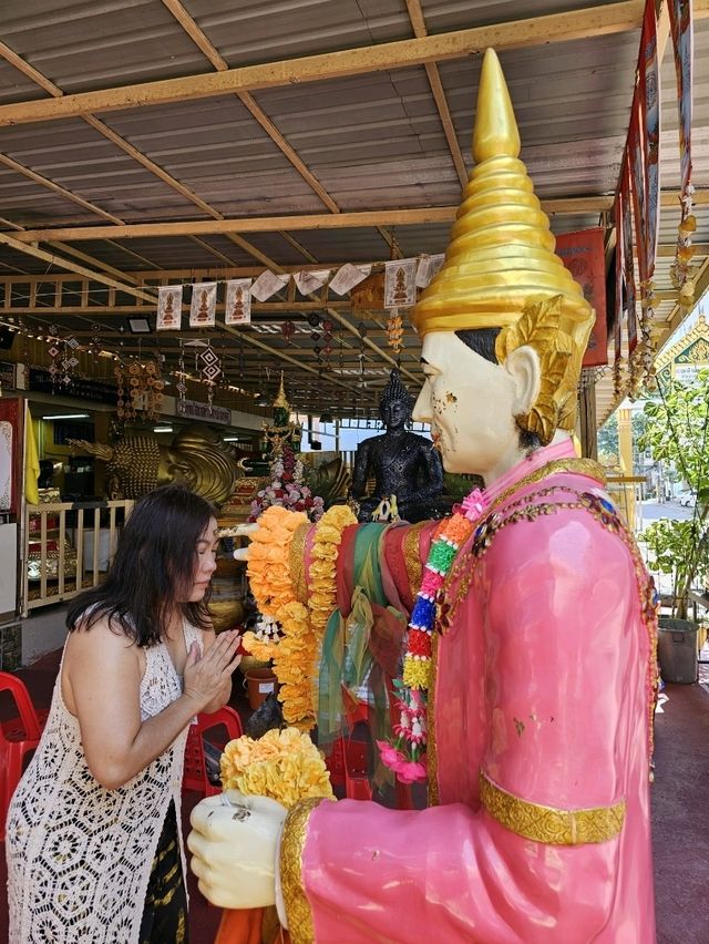 Wat Nong Oo重現佛教神話和泰國民間傳說