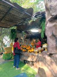ชมเมืองบาดาล ถิ่นเมืองลิง